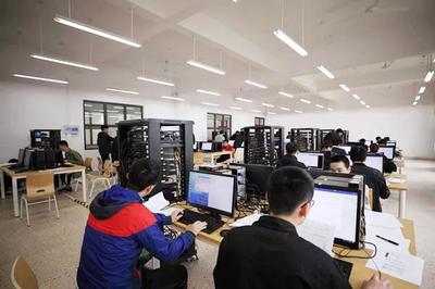 我校6個項目入選國家級計算機(jī)網(wǎng)絡(luò)技術(shù)研發(fā)及咨詢項目